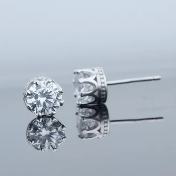 0.84 ct Round CZ 925 Stud Earrings - Picture 6 of 7